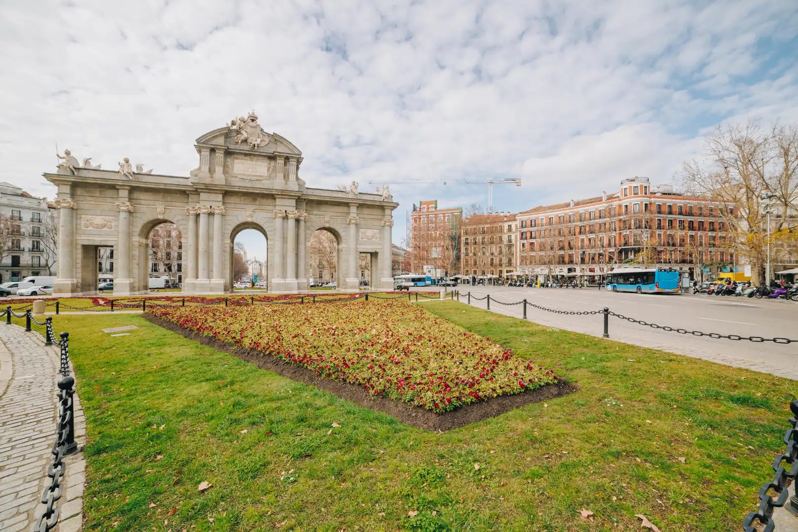Exterior view of Flat for sale in Madrid  with Air Conditioner, Heating and Oven