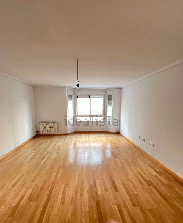 Vista exterior de Piso en venta en Puertollano con Calefacción y Parquet