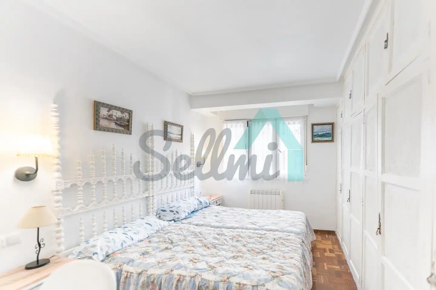Habitación de Piso de alquiler en Gijón  con Calefacción, Parquet y Amueblado
