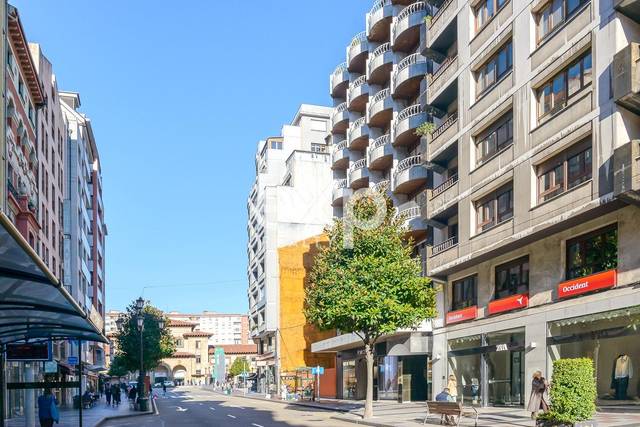 Piso en Alquiler en  URIA, 72 en Salesas - Foncalada - Campoamor