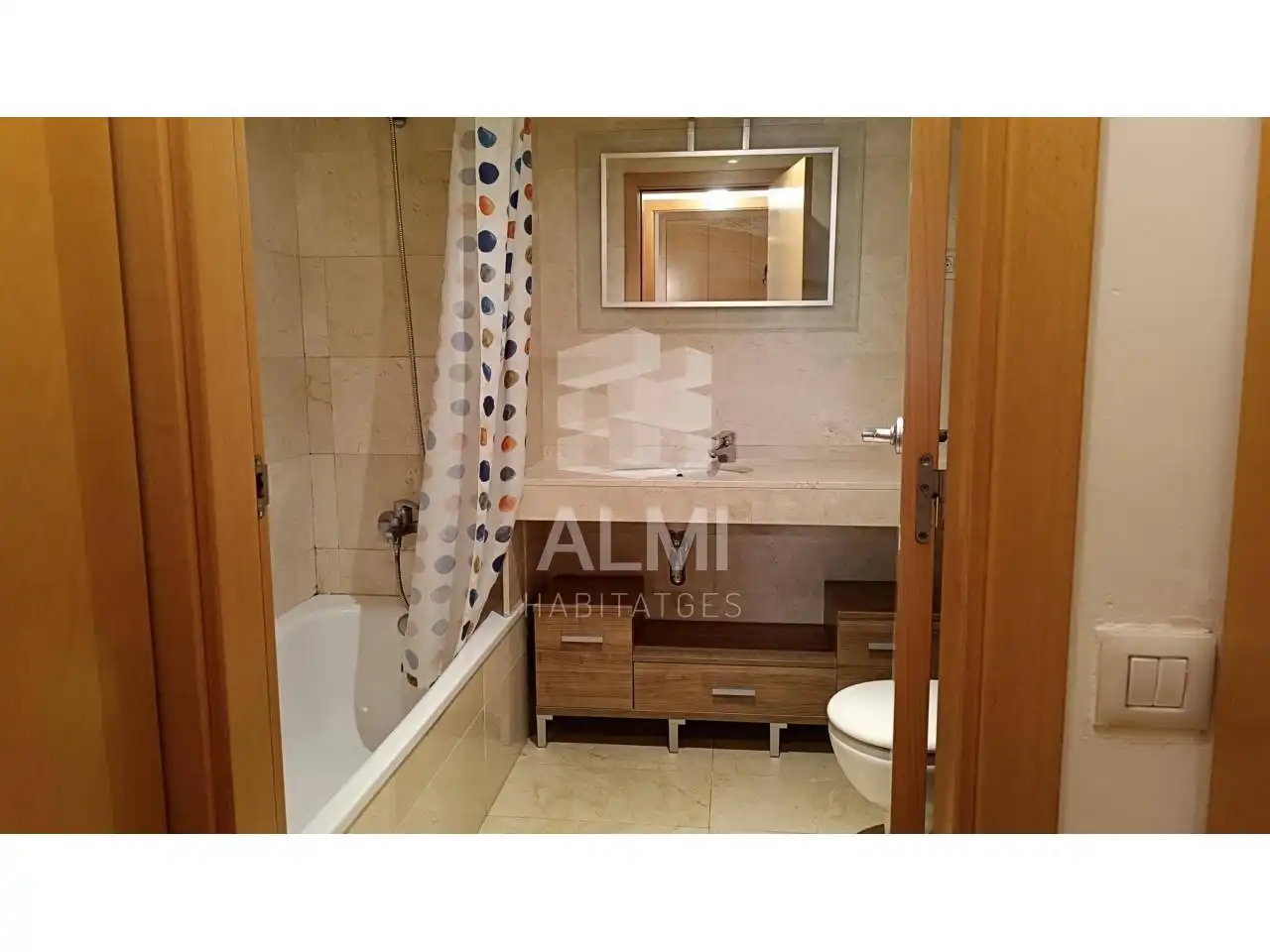 Baño de Piso de alquiler en Barcelona con Aire acondicionado, Calefacción y Parquet
