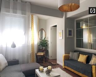 Living room of Flat to rent in  Madrid Capital  with Air Conditioner, Heating and Furnished