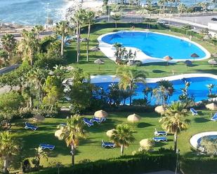 Piscina de Casa adosada en venda en Benalmádena amb Aire condicionat, Terrassa i Piscina comunitària