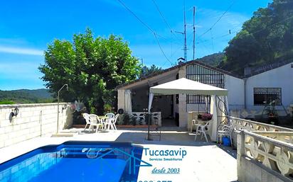 Piscina de Casa o xalet en venda en Cadalso de los Vidrios