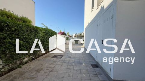 Foto 4 de Casa adosada en venta en Entrenúcleos, Dos Hermanas