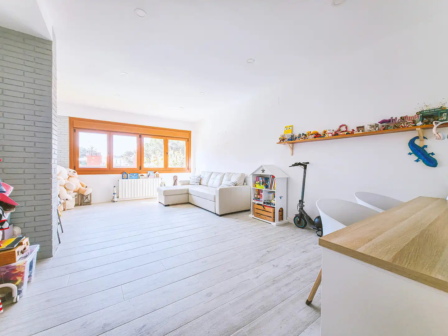 Living room of Houses for sale in Sant Pol de Mar  with Air Conditioner, Heating and Private garden
