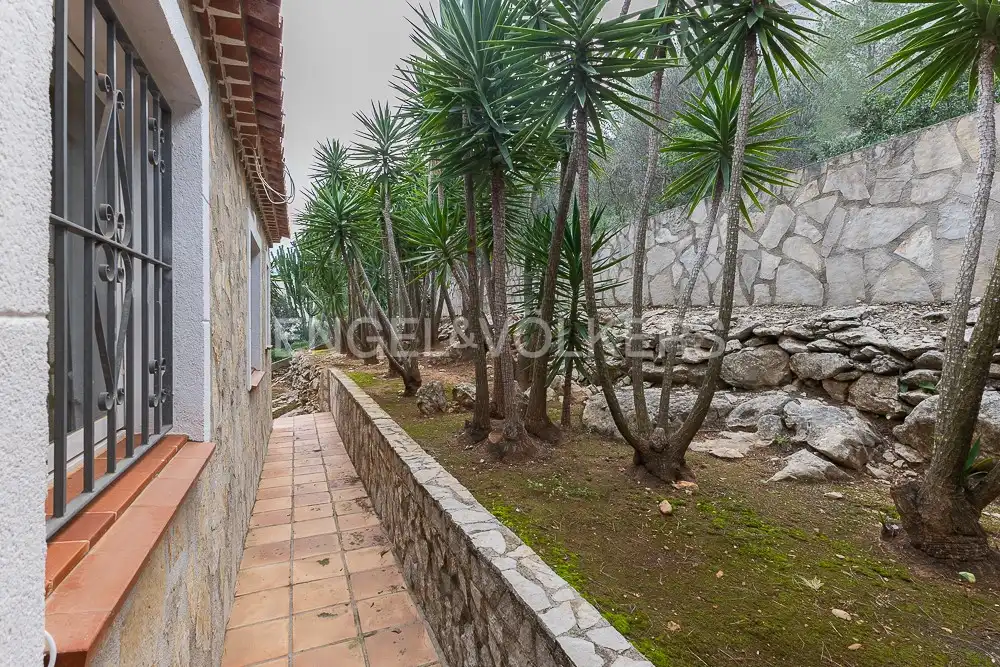 Vista exterior de Casa o xalet en venda en Dénia amb Aire condicionat, Calefacció i Jardí privat