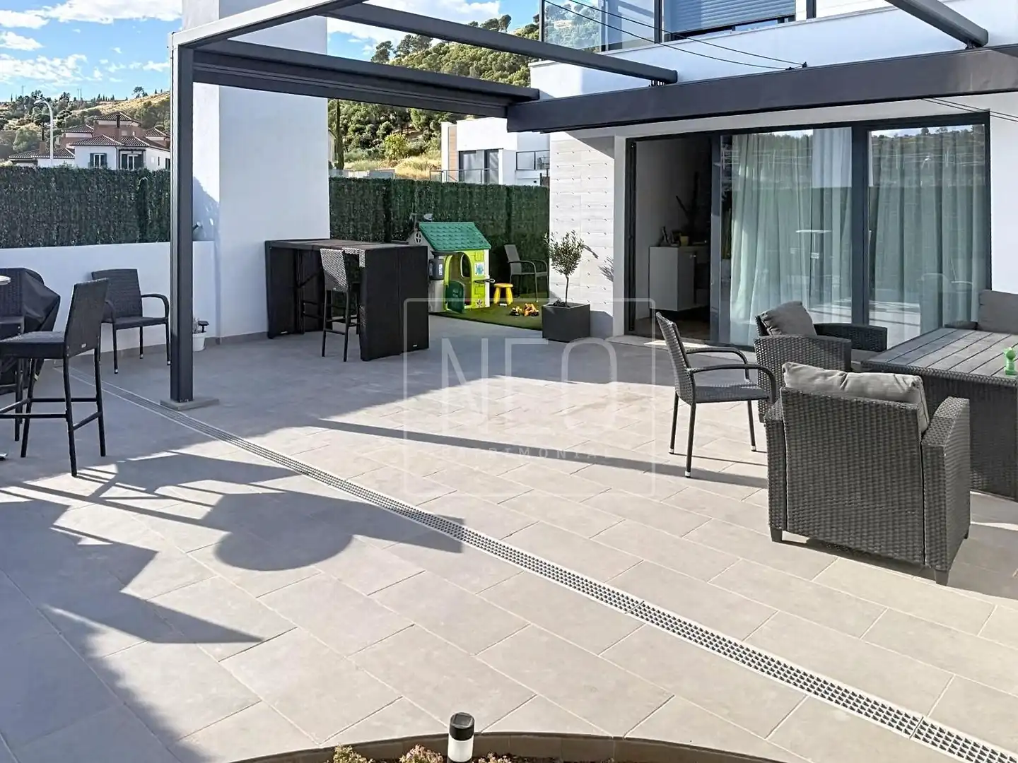 Casa aparellada amb piscina en venda a Calle SIERRA DE BAZA