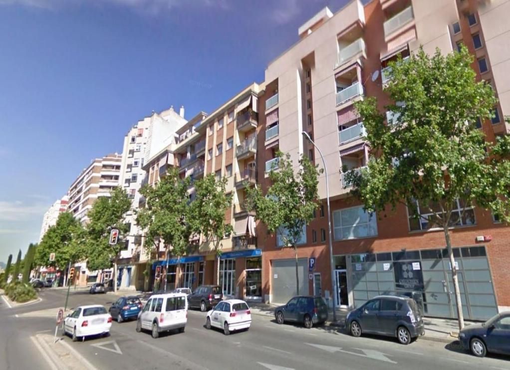 Vista exterior de Traster en venda en Reus