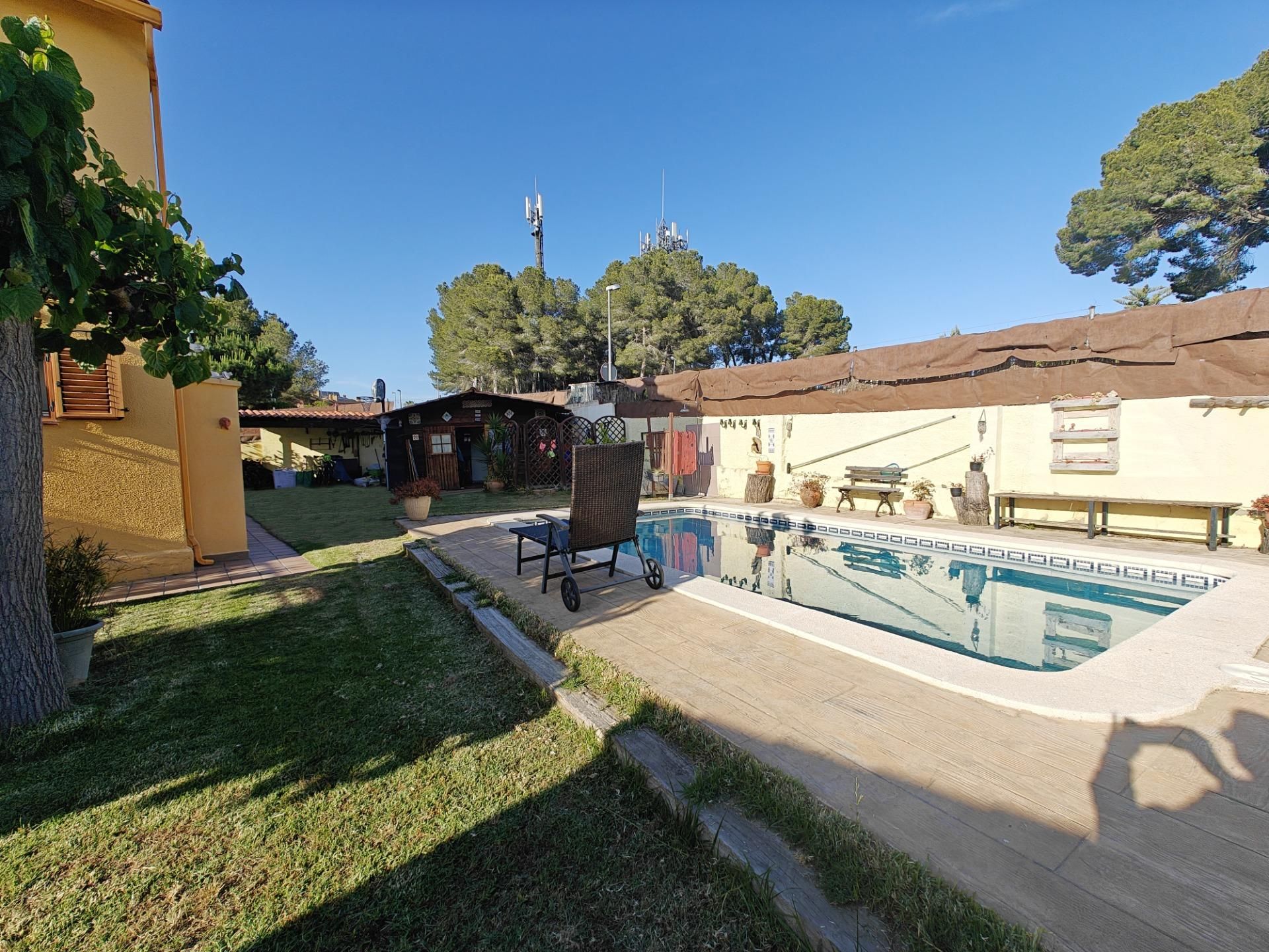 Swimming pool of Single-family semi-detached for sale in Els Pallaresos  with Heating, Private garden and Terrace