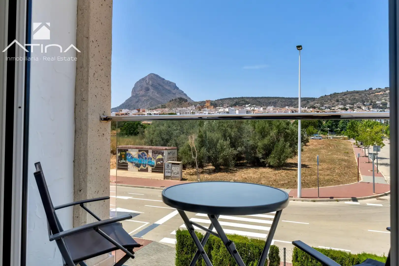 Terrasse von Einfamilien-Reihenhaus zum Verkauf in Jávea / Xàbia mit Klimaanlage, Terrasse und Gemeinschaftspool