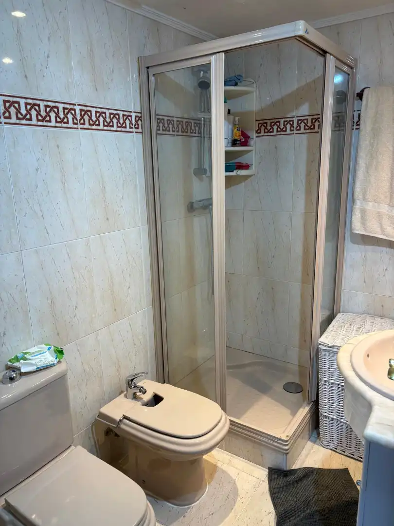 Bathroom of Flat for sale in San Lorenzo de El Escorial  with Heating, Parquet flooring and Storage room