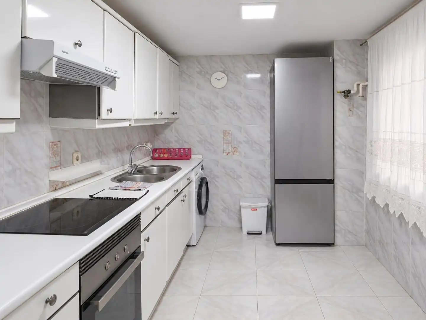Cocina de Piso en venta en Madrid con Calefacción