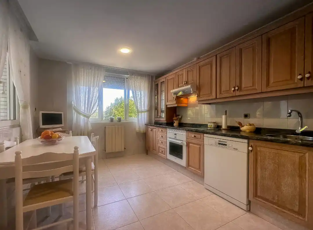 Cocina de Casa o chalet en venta en Camargo con Calefacción, Jardín privado y Terraza