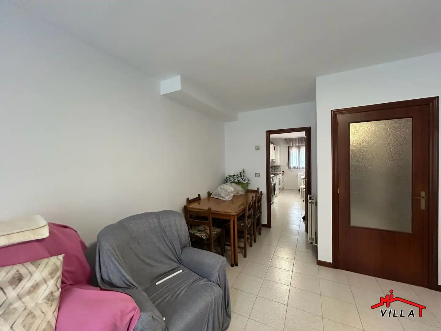 Sala d'estar de Casa adosada en venda en Laredo amb Calefacció i Terrassa