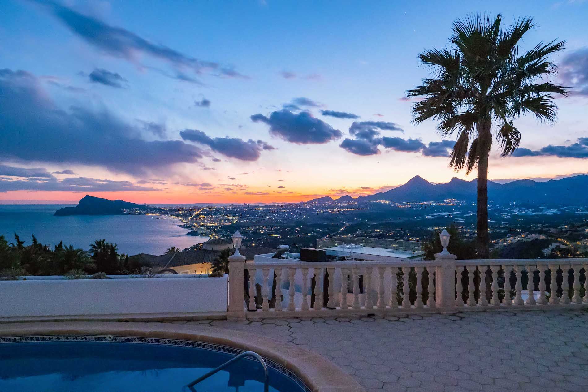 Vista exterior de Casa o xalet en venda en Altea amb Aire condicionat, Calefacció i Jardí privat