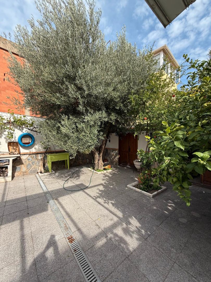 Jardín de Casa o chalet en venta en Santa Coloma de Gramenet con Aire acondicionado, Calefacción y Terraza