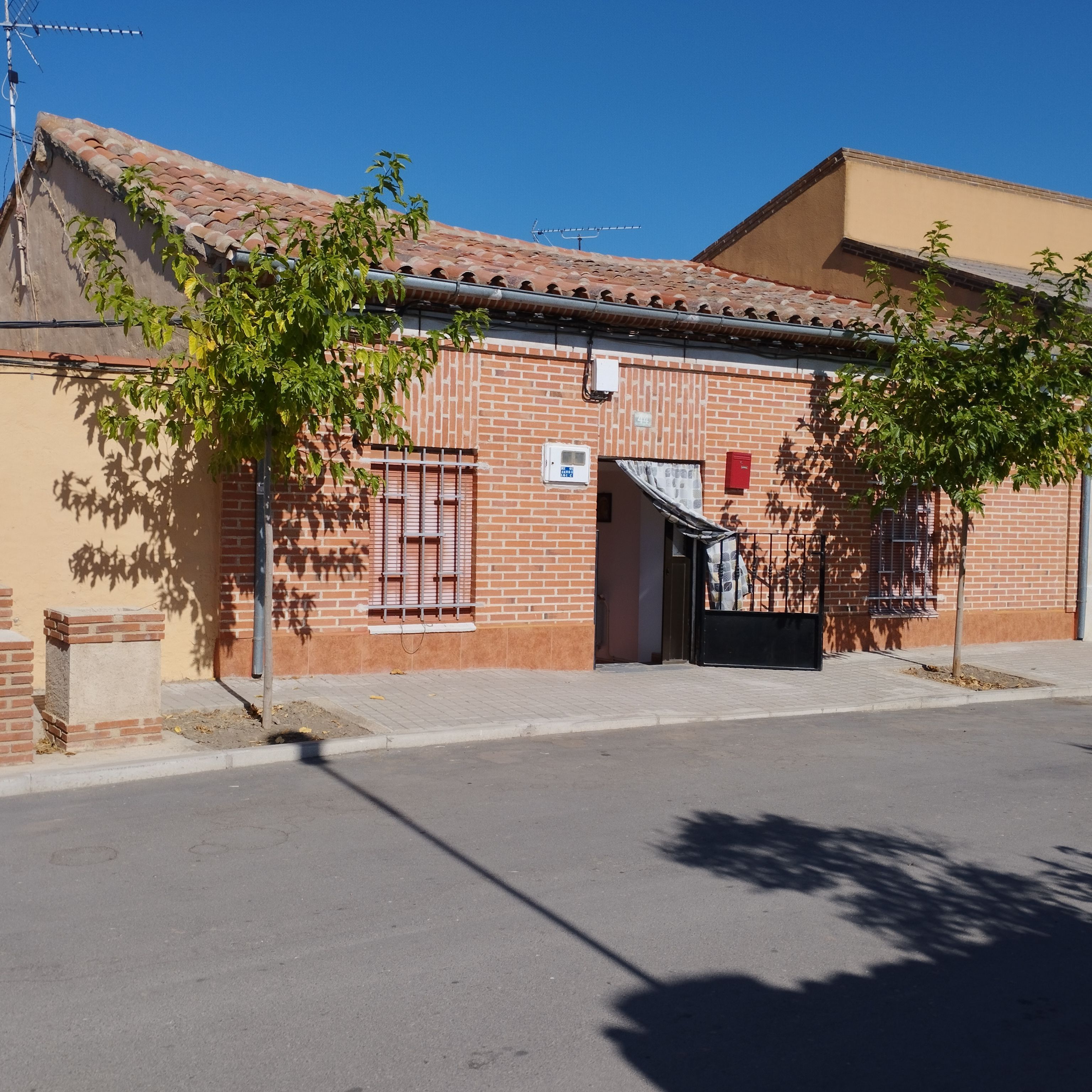 Exterior view of House or chalet for sale in Bobadilla del Campo