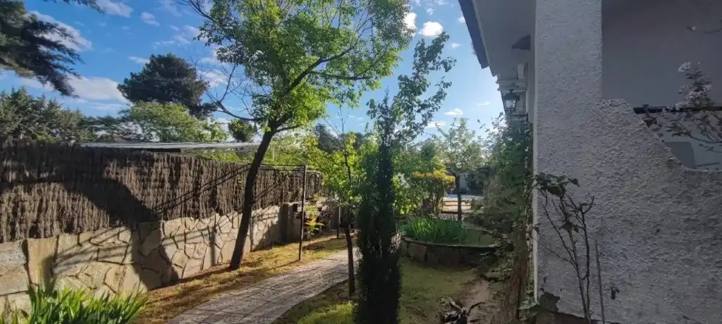 Jardí de Casa o xalet en venda en Cadalso de los Vidrios amb Aire condicionat, Calefacció i Jardí privat