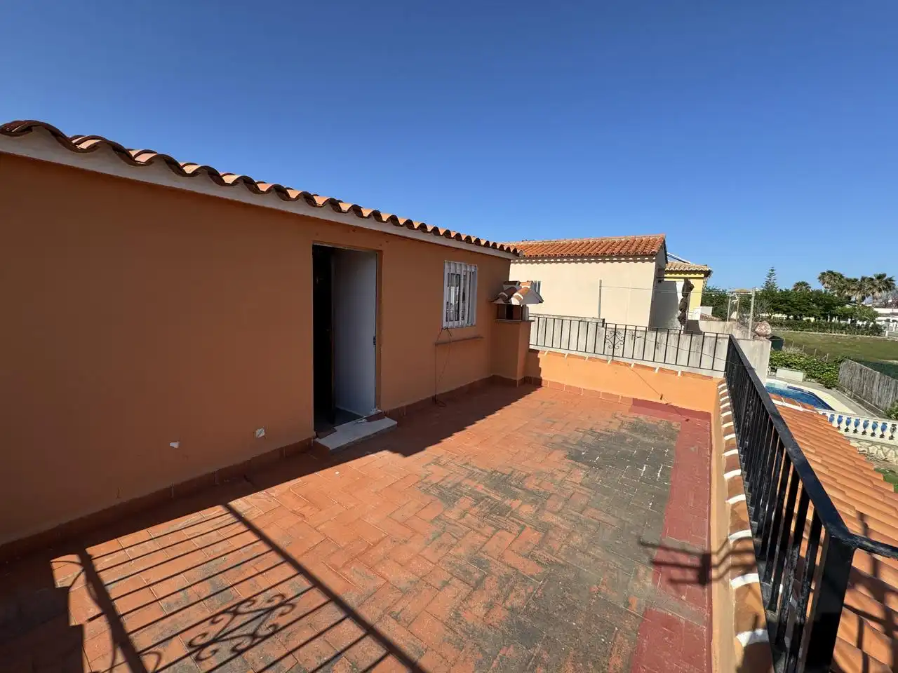 Terrassa de Casa o xalet en venda en Oliva amb Aire condicionat