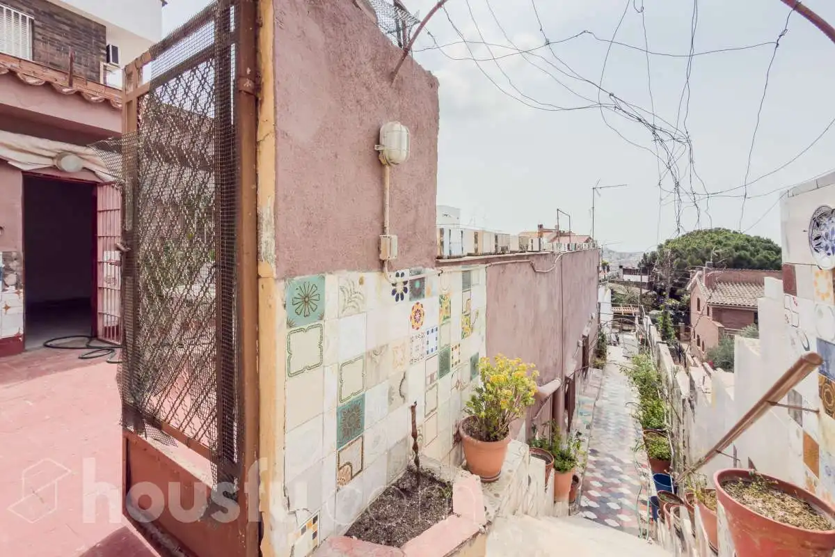Exterior view of Houses for sale in Santa Coloma de Gramenet  with Heating, Private garden and Terrace