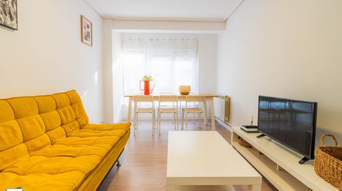 Foto 2 de Piso de alquiler en Calle Estudiantes, Los Castros, Santander