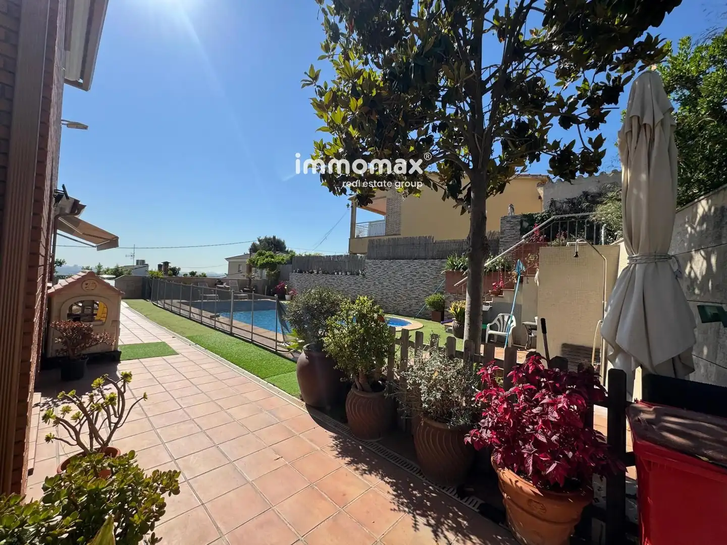 Vista exterior de Casa o chalet en venta en Sant Boi de Llobregat con Aire acondicionado, Calefacción y Terraza