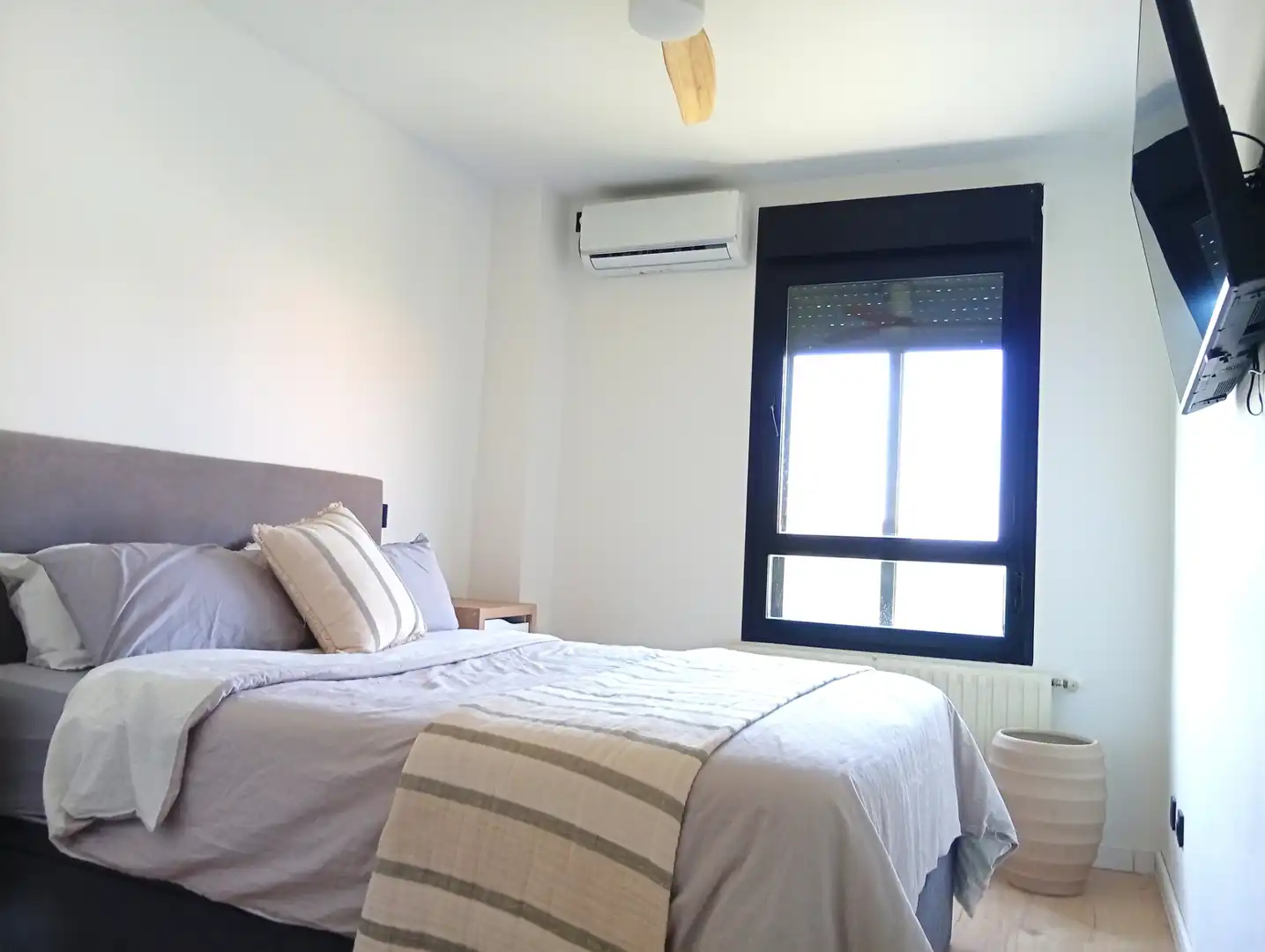 Bedroom of Flat for sale in Madrid  with Air Conditioner, Heating and Storage room