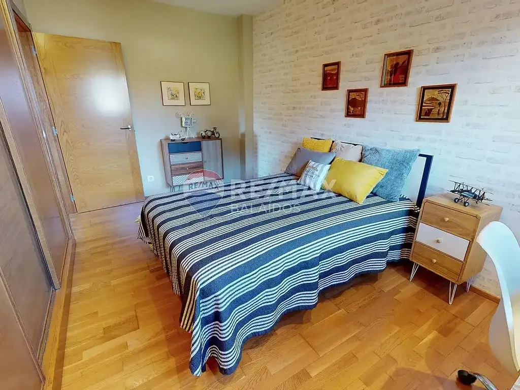 Bedroom of Houses for sale in Vigo   with Heating, Private garden and Parquet flooring