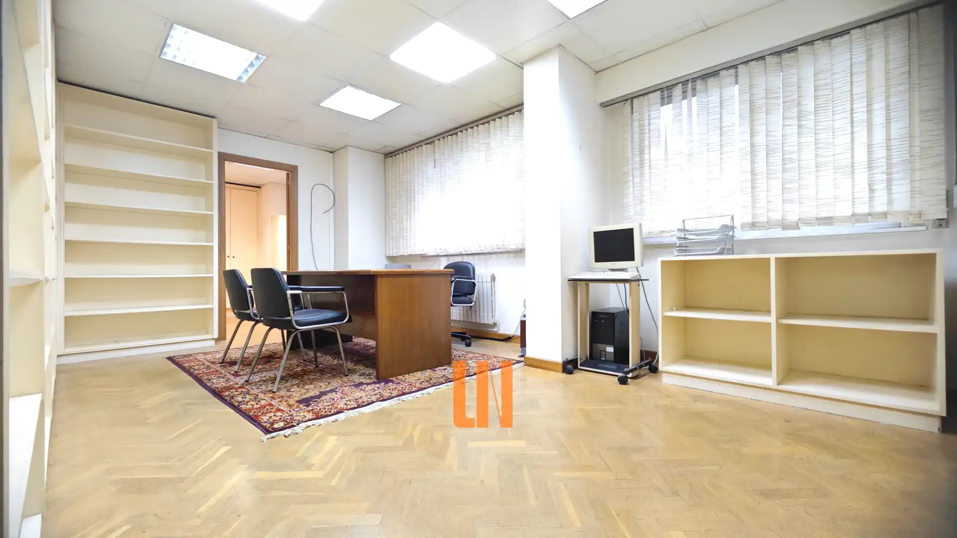 Büro zur Miete in A Coruña Capital  mit Heizung und Internet