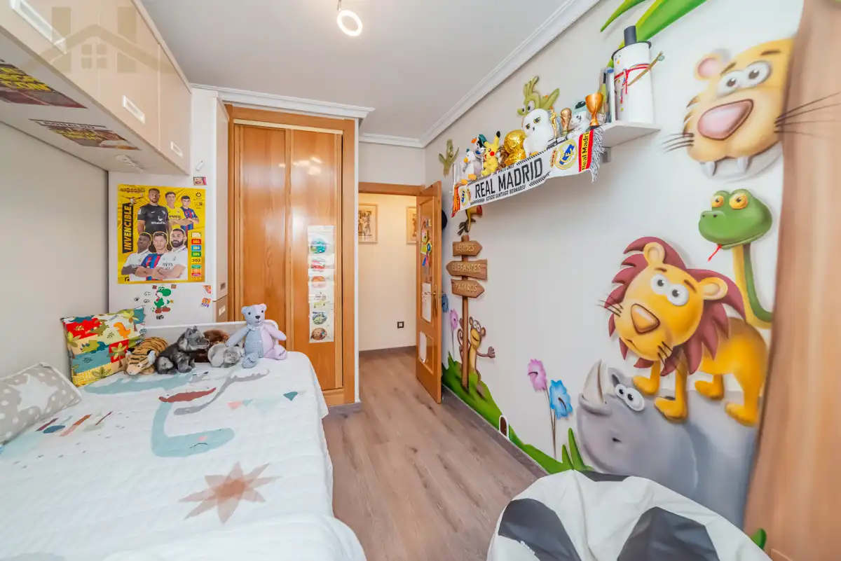 Bedroom of Flat for sale in Valdemoro  with Air Conditioner, Storage room and Community pool