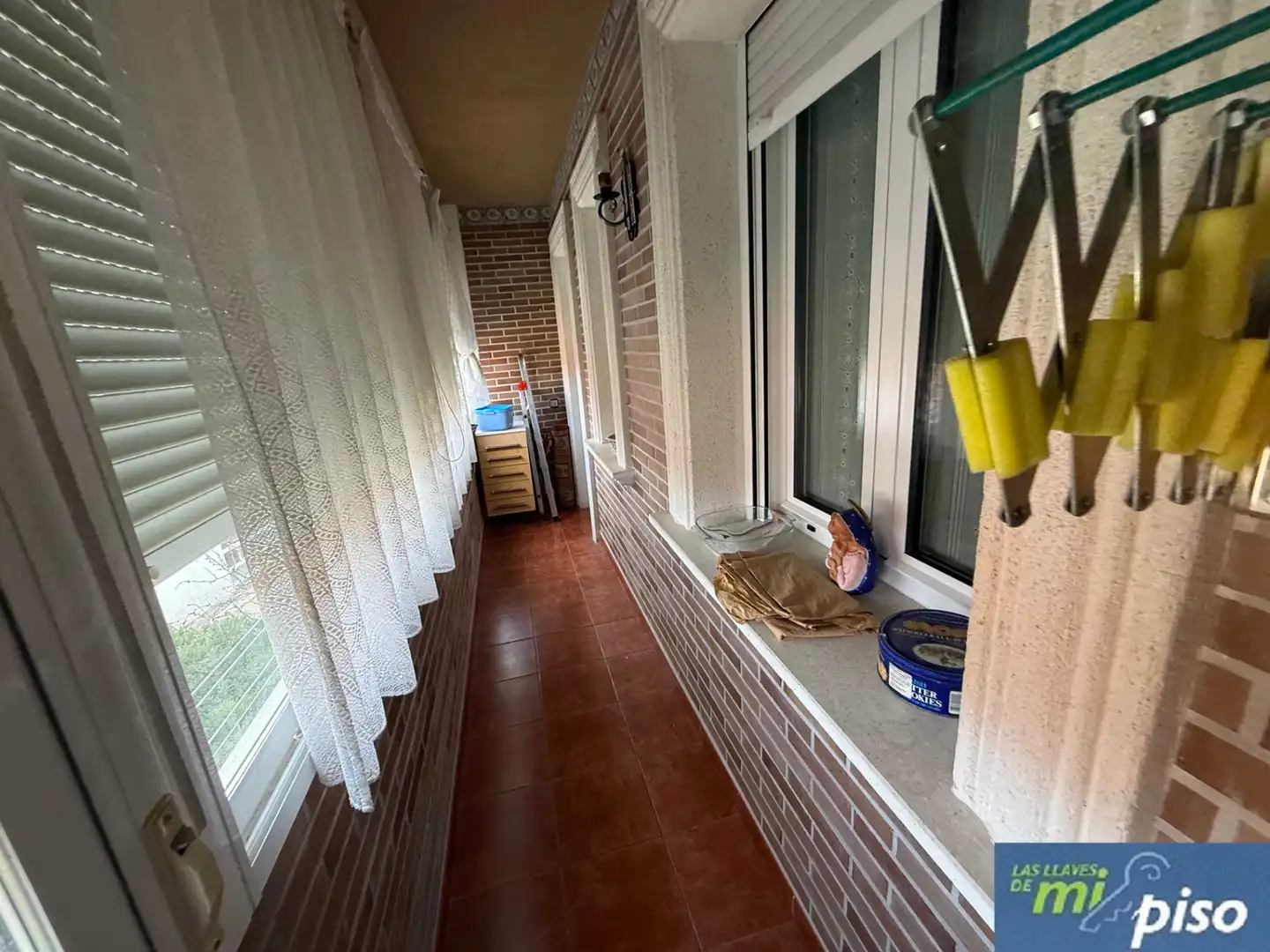 Terrassa de Casa o xalet en venda en Santovenia de Pisuerga amb Calefacció, Jardí privat i Parquet