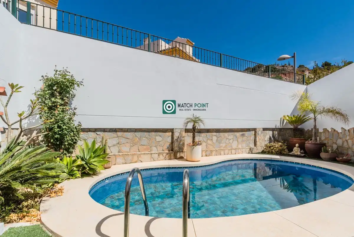 Detached homes for rent in Calle Rambla del Espinar, La Herradura centro