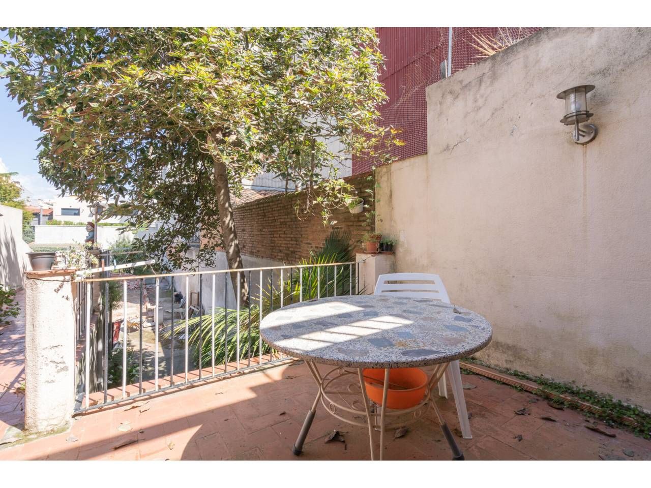 Terrace of House or chalet for sale in Terrassa  with Air Conditioner, Heating and Private garden