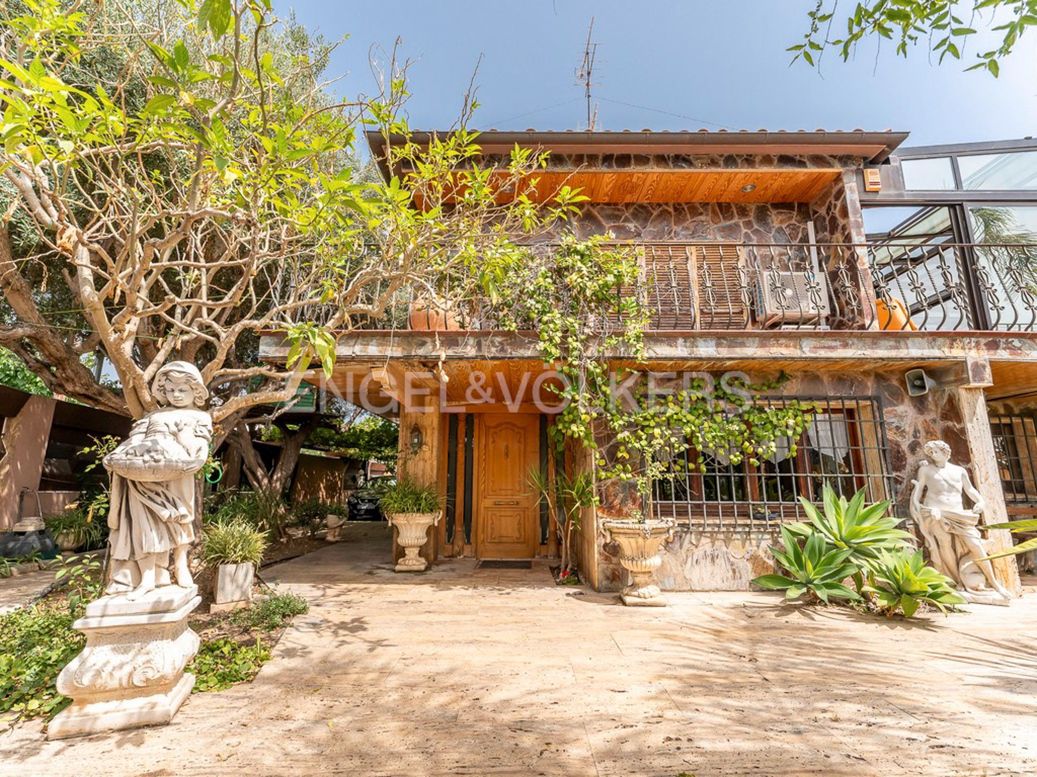 Vista exterior de Casa o xalet en venda en Torredembarra amb Aire condicionat, Calefacció i Parquet