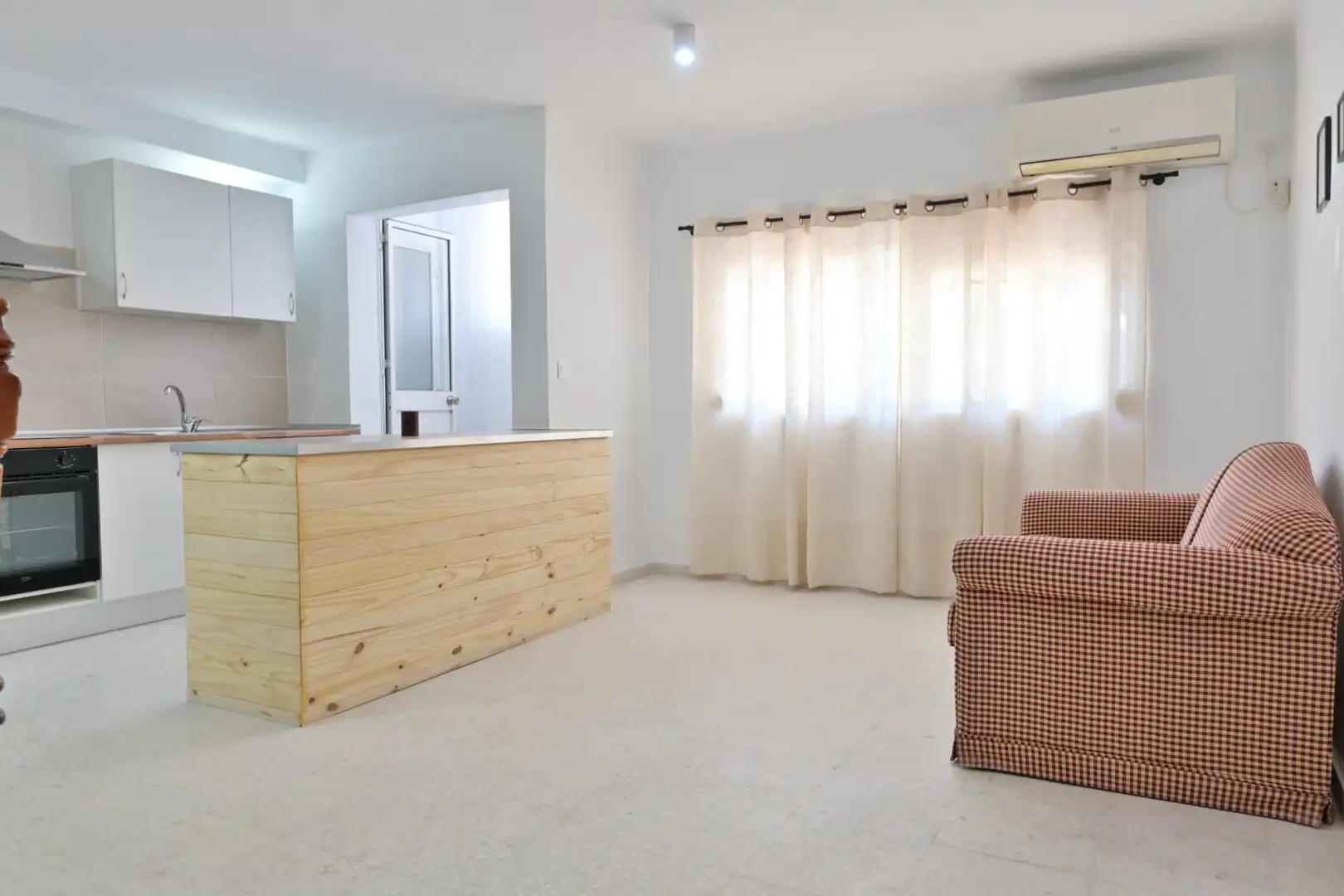 Flat with lift for sale in Este - Alcosa- Torreblanca