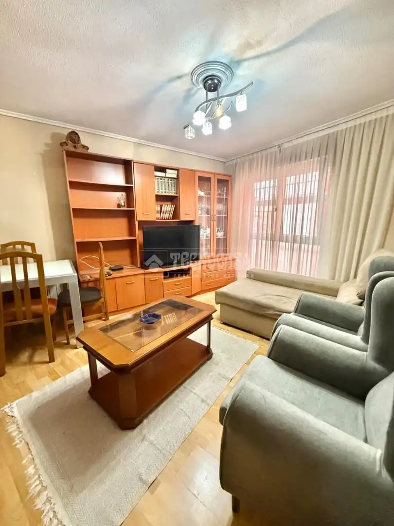 Sala de estar de Piso en venta en Santander con Calefacción y Amueblado