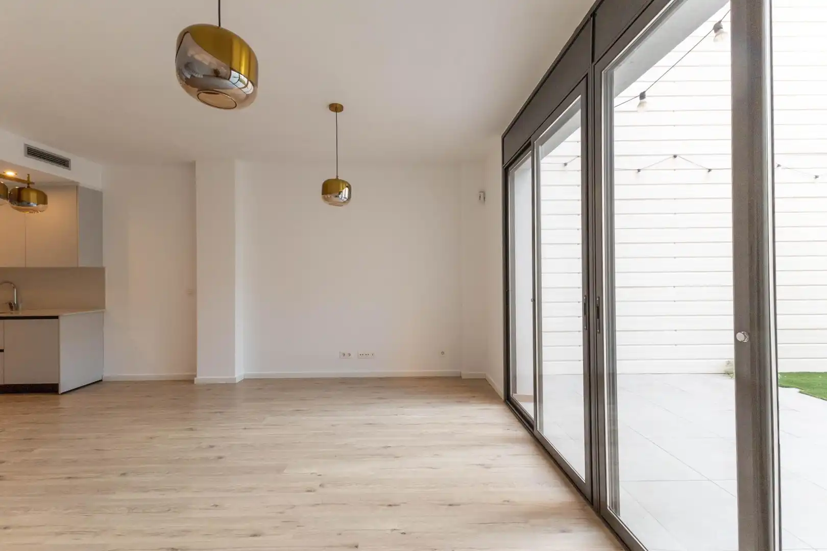 Maisonette zum Verkauf in Barcelona mit Klimaanlage, Parkett und Terrasse