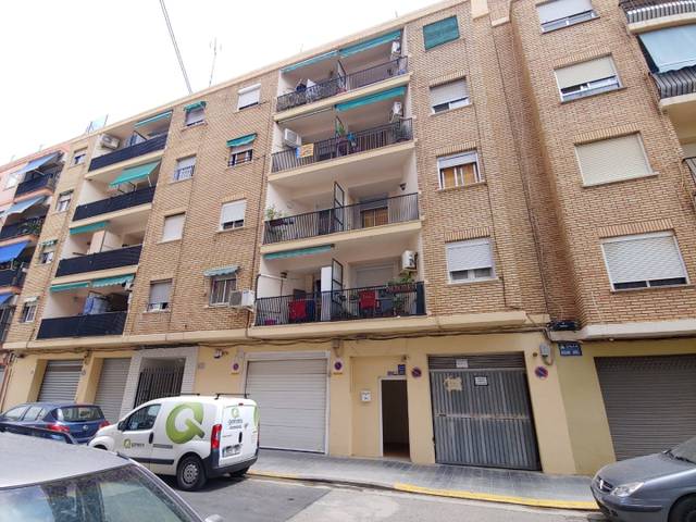 Local comercial en Alquiler en C/ Mariano Brull                                   en La Torre