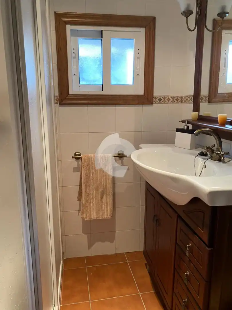 Baño de Casa o chalet de alquiler en Coles con Calefacción, Jardín privado y Trastero