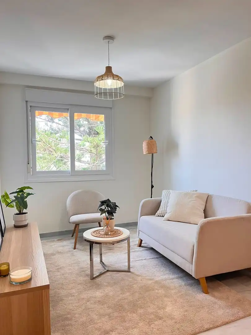 Sala de estar de Ático en venta en Rincón de la Victoria con Terraza, Trastero y Piscina comunitaria