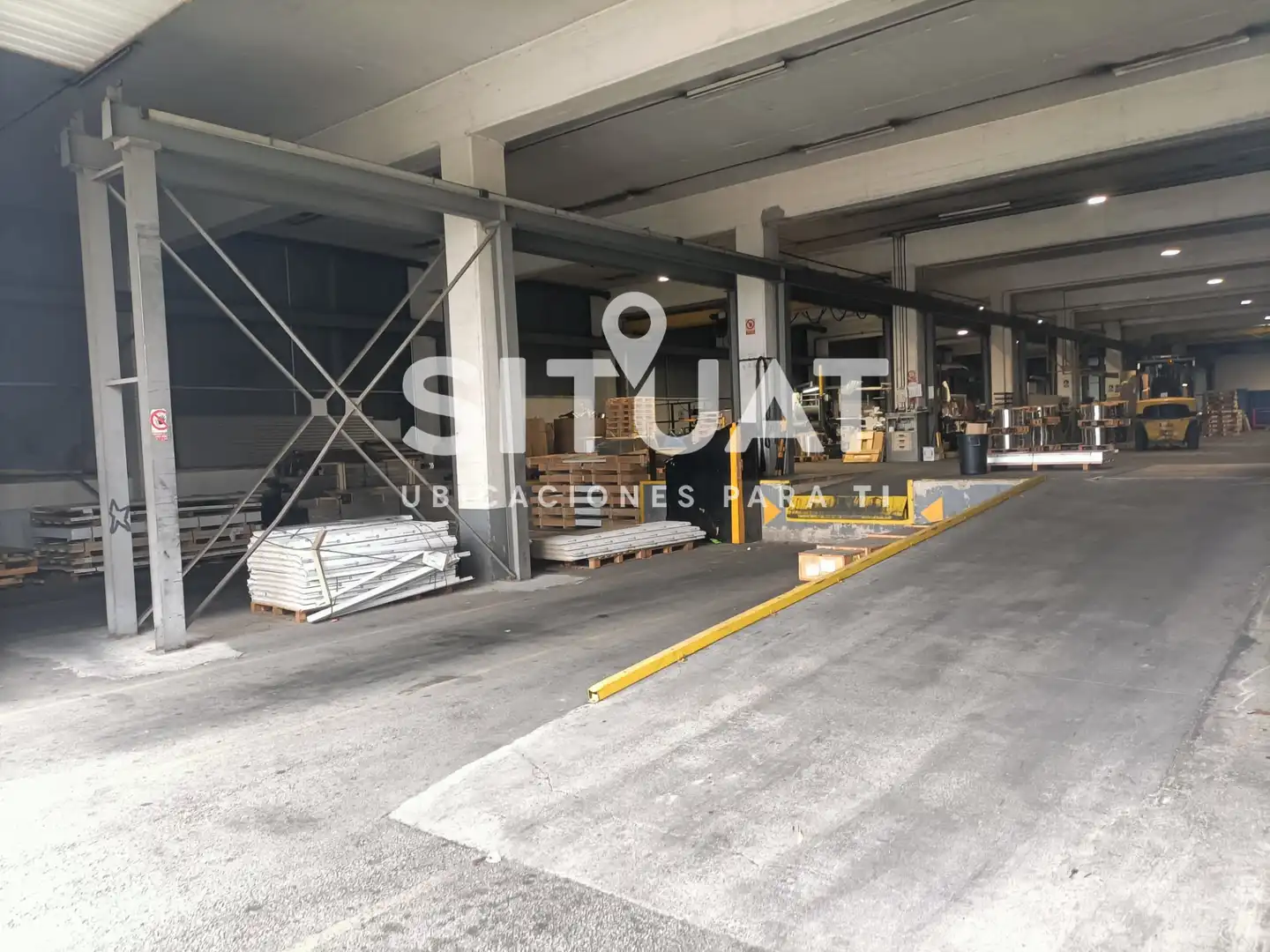 Parking de Nave industrial en venta en Castellbisbal con Calefacción y Alarma