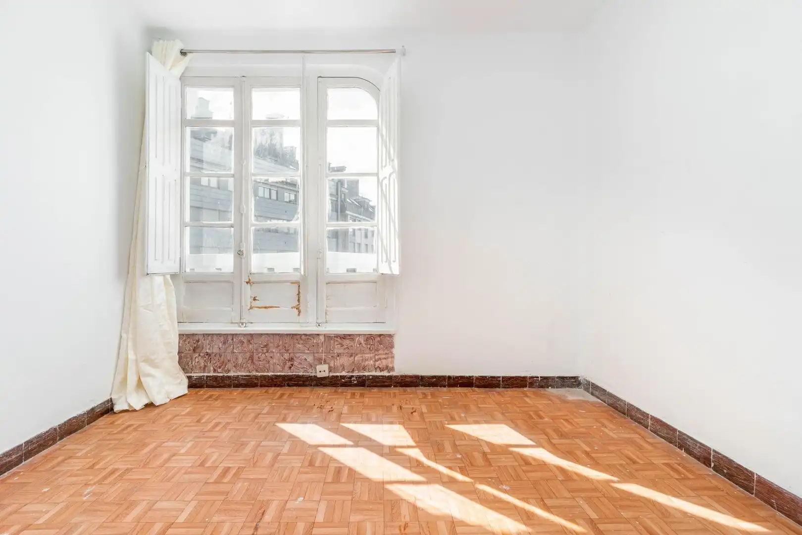 Dormitori de Apartament en venda en Langreo amb Calefacció