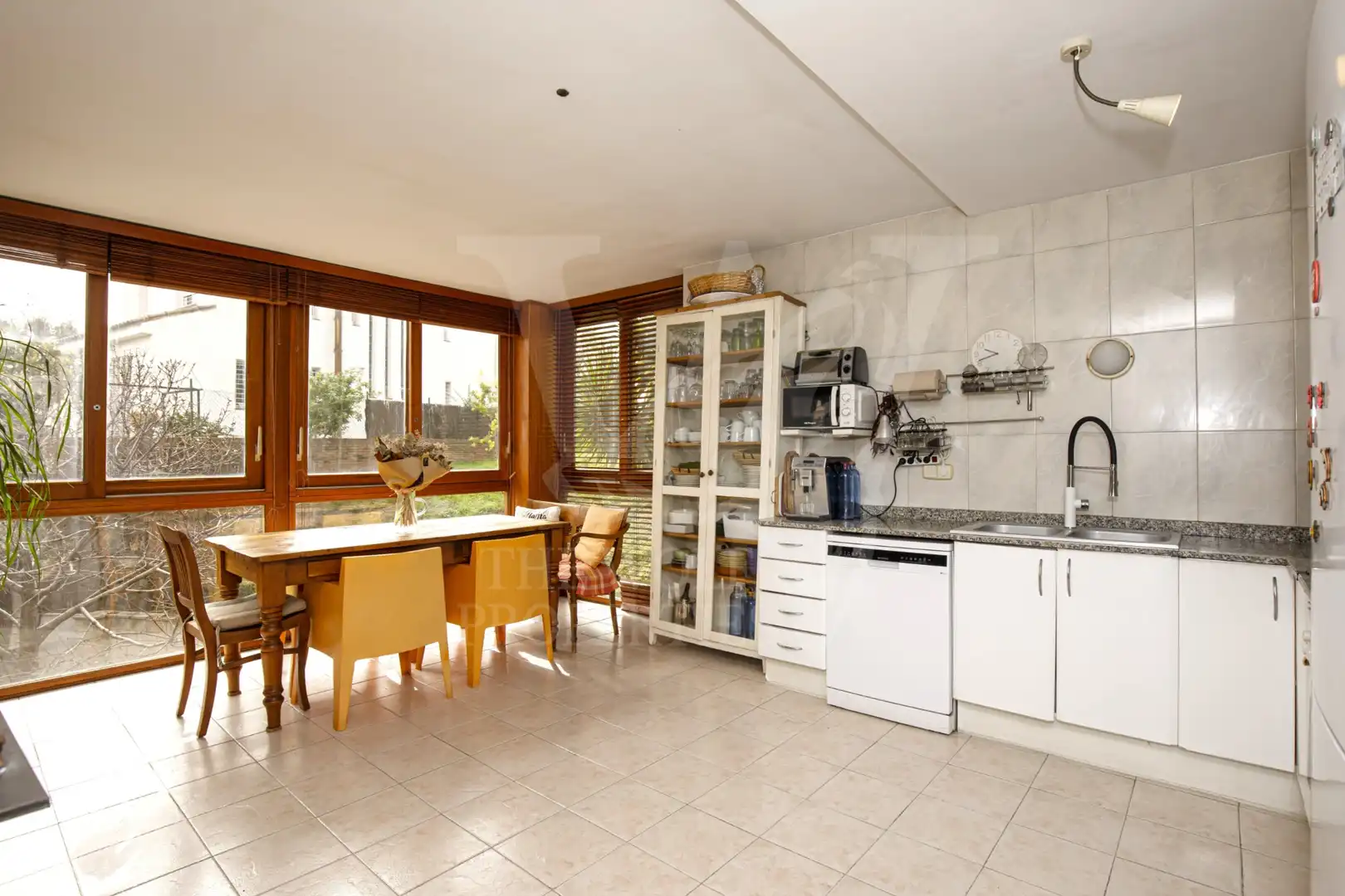 Cocina de Casa adosada en venta en Alella con Aire acondicionado, Calefacción y Jardín privado