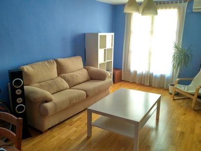 Sala d'estar de Apartament de lloguer en  Zaragoza Capital amb Calefacció, Parquet i Moblat