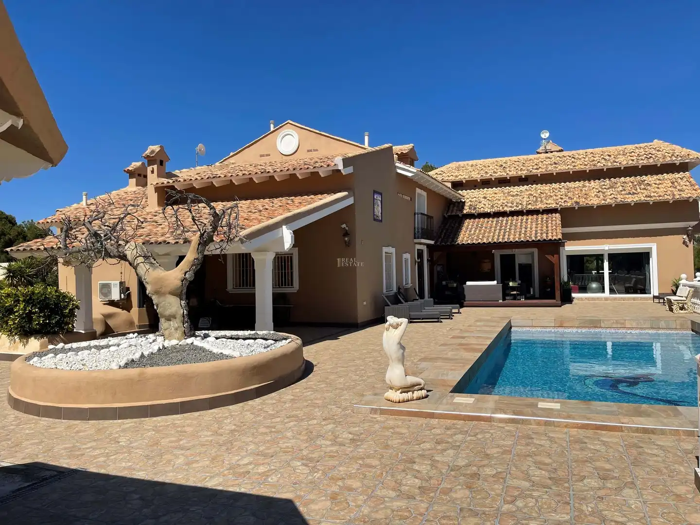 Casa amb terrassa en venda a PD Sententilla