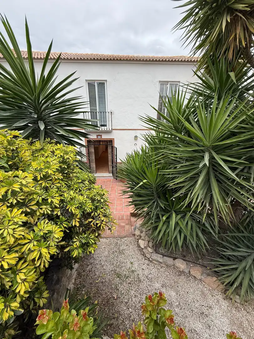 Vista exterior de Finca rústica en venda en Coín amb Aire condicionat, Calefacció i Jardí privat