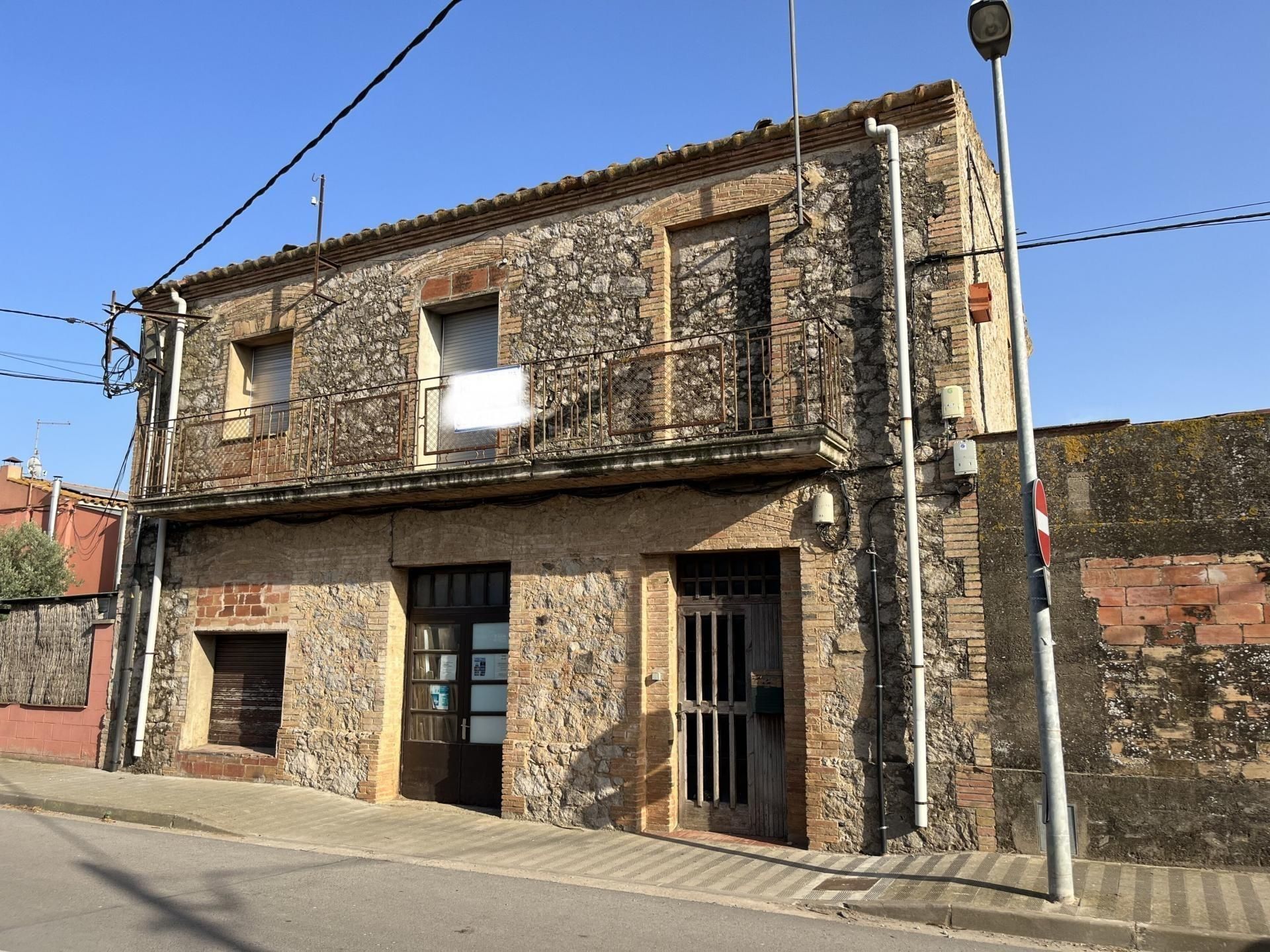 Exterior view of House or chalet for sale in Vilamacolum