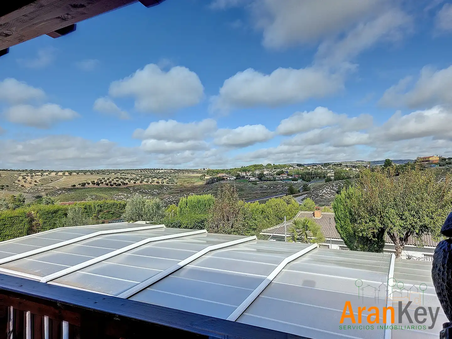 Vista exterior de Casa o xalet en venda en Colmenar de Oreja amb Aire condicionat, Calefacció i Jardí privat