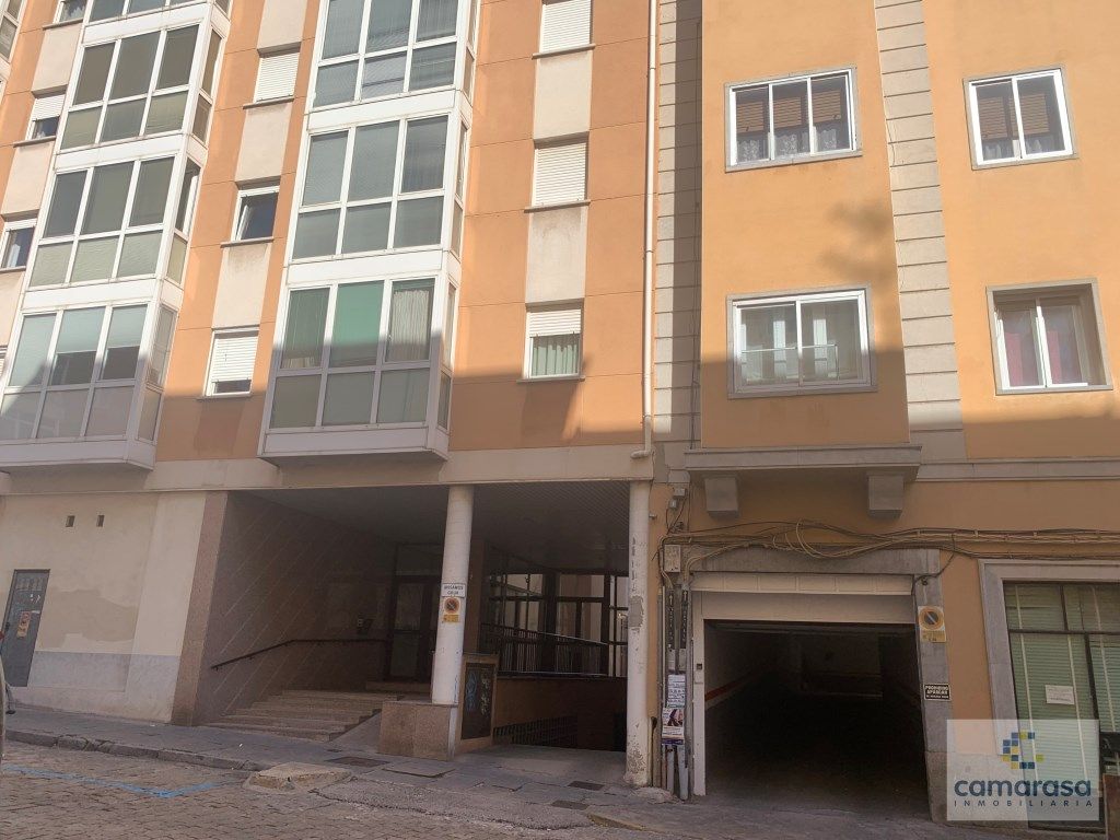 Garage to rent in Centro